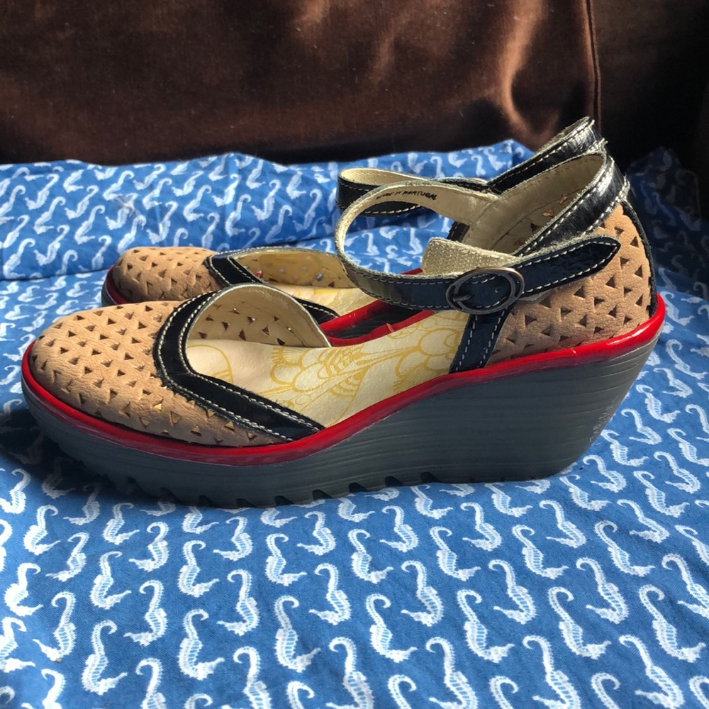 🌞❤️Great shoes! Fabulous YANA Wedges! Size 39 EU